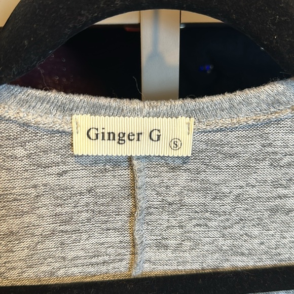 Ginger gray/pink floral print 1/2 sleeve open front cardigan size S - Picture 2 of 3